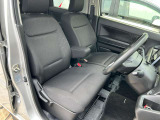 厚みのあるシートは座り心地も良く運転席も助手席もリラックスしてゆったりと座れます!