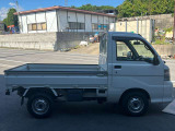 当店の在庫車をご覧頂き、誠にありがとうございます。H25年式ダイハツハイゼットトラック入荷いたしました。ご質問等ございましたらお気軽にお問い合わせください。