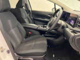 【運転席シート】ゆったりと広々した空間です。ストレスなく運転ができますよ!
