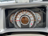 整備スタッフは国家資格を持つプロの整備士です。車検の受入/中間/完成検査と保安基準発行のすべても自社で行います。