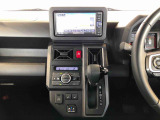 温度を設定すれば、自動で車内の温度管理をしてくれる優れものです♪ATミッションで運転楽々