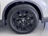 【純正アルミホイール】オシャレな純正アルミホイール付きですので見た目がカッコイイですよ♪