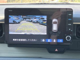 純正リアカメラ装備、初心者の方やバックが不安な方でも安心して車庫入れができるリバース連動リアカメラが装着されています。狭い駐車場や雨の日の夜間でもストレスなく運転していただけます