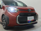 高輝度で点灯速度が速く、しかも消費電力の少ないLEDヘッドライトが装備されています!LEDの明るい光が走行中の視界の確保をサポートして、夜のドライブがより楽しく安全に運転できます♪