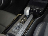 電動パーキングブレーキ・ブレーキホールドを装備してます。ホールド機能は信号待ちが多い一般道で疲労軽減になり、大好評です!