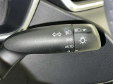 【オートライト】車外の明るさに応じて自動的にライトの点灯・消灯をしてくれます