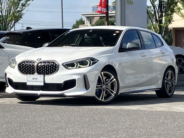 1シリーズM135i xドライブ 4WD