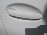 コンフォートアクセス装備です。ドアハンドルに触れてドアの開閉が可能です。