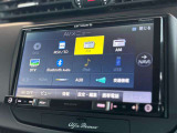 社外ナビを装備しております!ナビの使いやすさはもちろん、Bluetooth接続など充実のオーディオ機能でお出かけはもちろん、通勤や買い物など普段のドライブも楽しめます♪