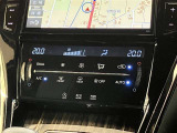 左右独立温度コントロールフルオートエアコンです。運転席、助手席それぞれで独立して温度設定ができます。冷え性の方が乗っても安心ですね♪