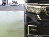 LEDヘッドライトは、点灯の瞬間から光量を発揮し、突然暗くなるトンネルなどでの安定感を高めます。