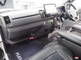【R1年式/5型/ハイエースバン/DARKPRIMEⅡ/2WD】TSS装着車両♪【全国納車可能】