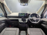 全方位で視界が広い、気持ちがよくて運転がしやすいインテリア