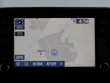 ディスプレイオーディオを装備。スマホとクルマをつなぐことで、これまでのナビに加えて、いろんなサービスが楽しめます。