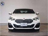 【キドニーグリル】BMWは約90年もの間、ほぼ全ての車両にひと目でBMWだと分かるこの特徴的なフロントグリルが備えられ、デザイン・アイコンとして親しまれてきました。