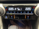 冬場に嬉しい運転席、助手席シートヒーター付きでポカポカ