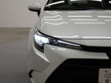 シャープな目つきが印象的!明るく省電力なLEDヘッドランプ装備