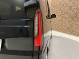 ■充実のアフターサービス■ 車の販売はもちろん、自社整備工場・自社鈑金工場・オイル交換&点検専門店舗を完備しておりますので納車後もお客様のカーライフをトータルでサポートいたします。