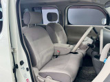 ゆったりとした運転席廻り♪
