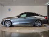 【拘りのFR】BMWが多く採用するFR車。ダイレクトでスポーティな加速感・シャープなハンドリングを実現。縦置きエンジンレイアウトにより、フラットで上質な乗り味です。