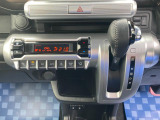 家庭用エアコン同様に温度設定するだけで室内温度を快適に保ってくれる フルオートエアコンを装備しています!