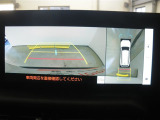 バックモニター付き。 車両後方の映像が表示されるので、車庫入れが苦手な人も安心です。ただし、目視確認もお忘れなくお願いいたします。