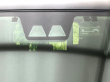 【スマートアシスト】走行中に前方の車両等を認識し、衝突しそうな時は警報とブレーキで衝突回避と被害軽減をアシスト。より安全にドライブをお楽しみいただけます。