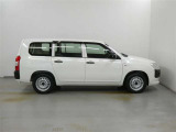 この度は、当社の展示車をご覧いただきまして、誠に有難うございます。自信をもってお勧めできる車となりますので、ごゆっくりご覧頂きたいと思います。