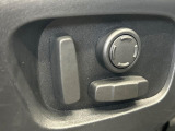 パワーシート 電動パワーシートですので運転中のシート調節も安全に行えます。微調整も可能ですのであなただけのドライビングポジションを実現します。