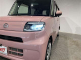 LEDヘッドライトです。デザイン性がよくとても明るいので、夜間の走行や悪天候でも安心です。しかも長寿命!