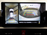 バックモニター付きで慣れない駐車場や車庫入れをサポートします。