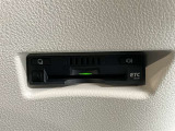ETC車載器搭載しております。高速道路も料金支払いレーンに並ばず通過でき、とても便利です。ETCカードもお車購入時に入会する事ができます。お気軽にお問い合わせ下さい。