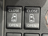 【両側パワースライドドア】スマートキーや運転席のスイッチで後席両側スライドドアの開閉が可能♪電動だから力を入れてドアを開ける必要が無く、小さなお子様でも簡単に開け閉めでき快適です♪