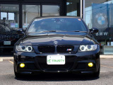 BMW在庫保有台数常時100台以上!ご来店の際はBMW本店(厚木市下荻野140-1)にご来店ください!弊社自慢の全天候型ショールーム!BMW在庫保有台数常時100台以上ございます!