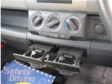 【車屋】として、長く車業界に従事した経験豊富なスタッフが多数在籍しております。