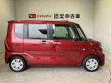 車両右側面からの写真になり。車をご覧になりたい時はお気軽に最寄りの店舗へご相談下さい。