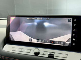 狭い道でのすれ違いなどに活躍するサイドビューを搭載!