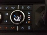 【電子制御エアサスペンション OP価格341,000円】ドライブモードを選択するとモードにあった車高になりお客様の負担を軽減致します。オプション内にアダプティブダイナミクスも含まれます。