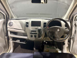 運転席からの見晴らしはよく、運転しやすいお車となっております!