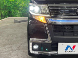 【LEDヘッドライト】悪天候や夜間走行時も良好な視界を確保し安心して運転できる高輝度LEDヘッドライトを装備!点灯速度が早く、消費電力も抑えられています。
