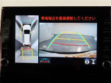 パノラミックビューモニター付きです。車両を上から見たような映像をディスプレイオーディオ画面に表示。運転席からの目視だけでは見にくい、車両周辺の状況をリアルタイムでしっかり確認できます。