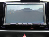 バックカメラ装備しております。駐車時に大変役に立ちますよ。駐車が苦手な方にも便利機能です。