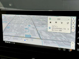 12.3インチワイドディスプレイを採用。情報を同時に表示できる3分割画面も可能