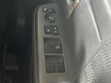 【パワーウインドウ】運転席のスイッチで、各席の窓ガラスの開閉ができます!あると便利ですよね!