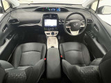 ハイブリッド車で燃費が良く通勤車にもおすすめ!静粛性があり、とても静かで快適!