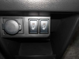 運転席、助手席はシートヒーター付きです。座面や背もたれを素早く温め、寒い日もより快適に過ごせます。