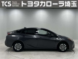 テールレンズ内側に白く変色している部分があります。外装にうすい線傷や水滴跡がありますので、御来店時にご確認ください。