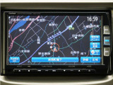 純正デュアルサイズSDナビコンポ(VXM-122VF)&バックカメラが装備されているので、普段の使い勝手もロングドライブも快適です。