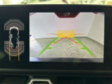 バックモニター付き。 車両後方の映像が画面に表示されるので、車庫入れが苦手な人も安心です。ただし、目視確認もお忘れなくお願いいたします。