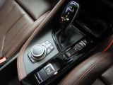 iDriveコントローラー。運転に集中しながら操作可能。